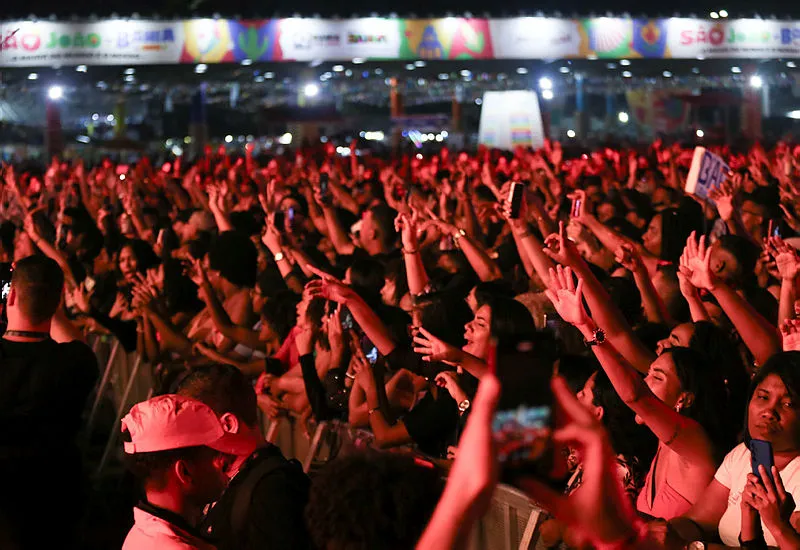 Público em show no Parque de Exposições