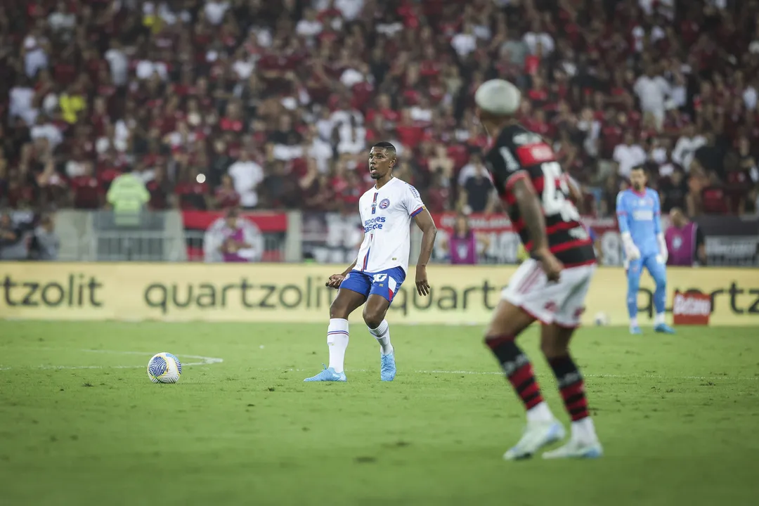 Kanu foi titular na derrota contra o Flamengo no Maracanã