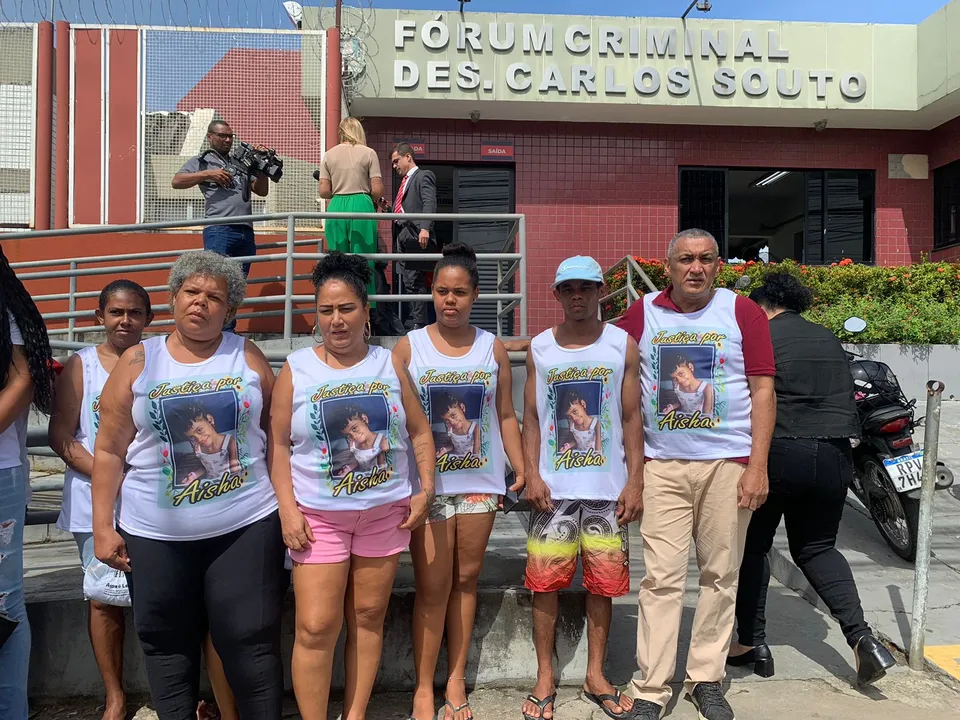 Familiares de Aysha Vitória se reúnem em Fórum em Sussuarana