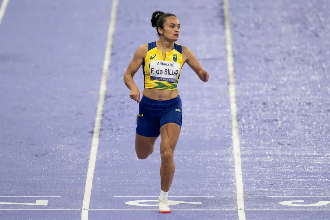 Fernanda Yara é ouro na classe  400m T47 do atletismo