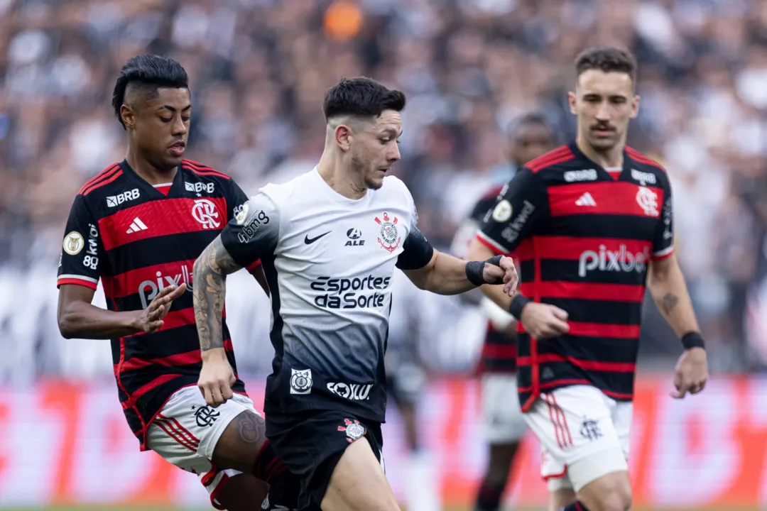 Flamengo e Corinthians pelo brasileirão