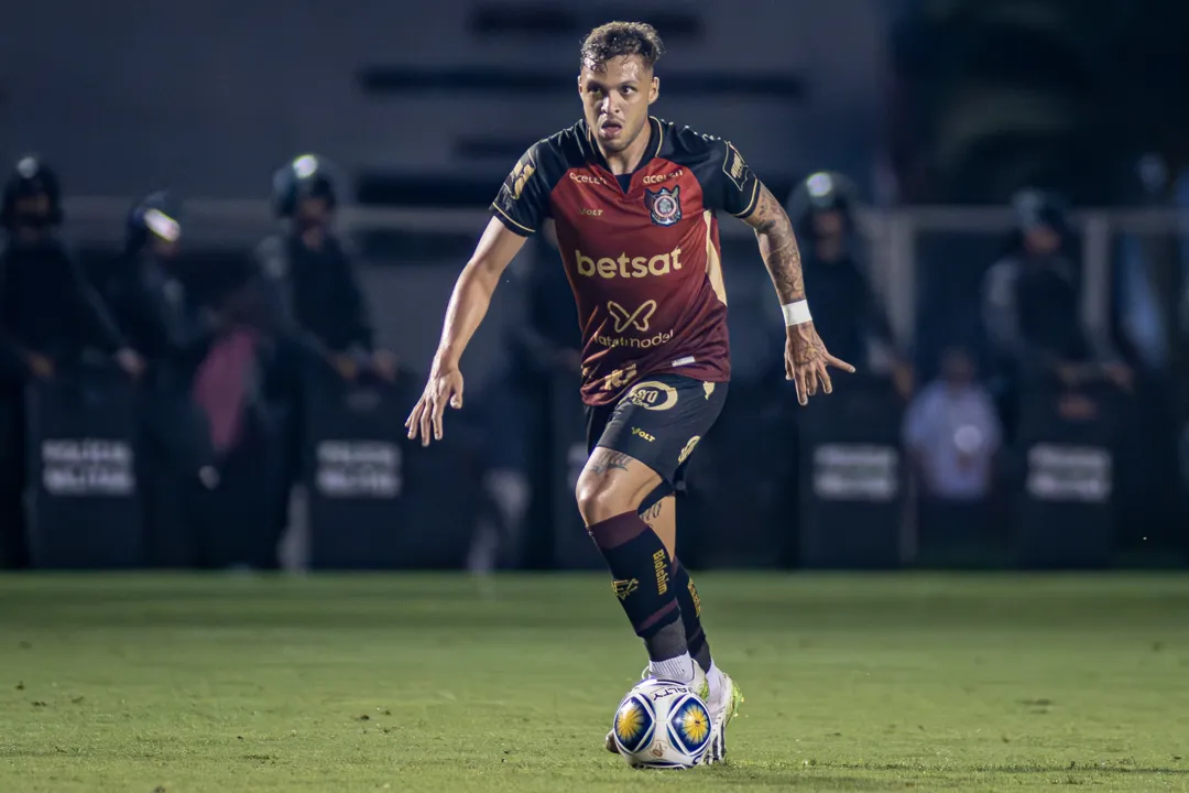 Daniel jr em ação com a camisa rubro-negra pela Copa do Nordeste