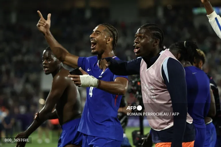 Seleção masculina da França celebra classificação a semifinal olímpica