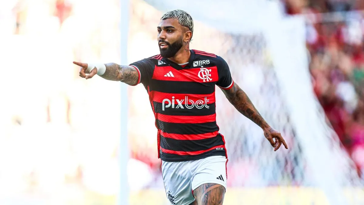 Gabigol comemorando gol com a camisa do Flamengo