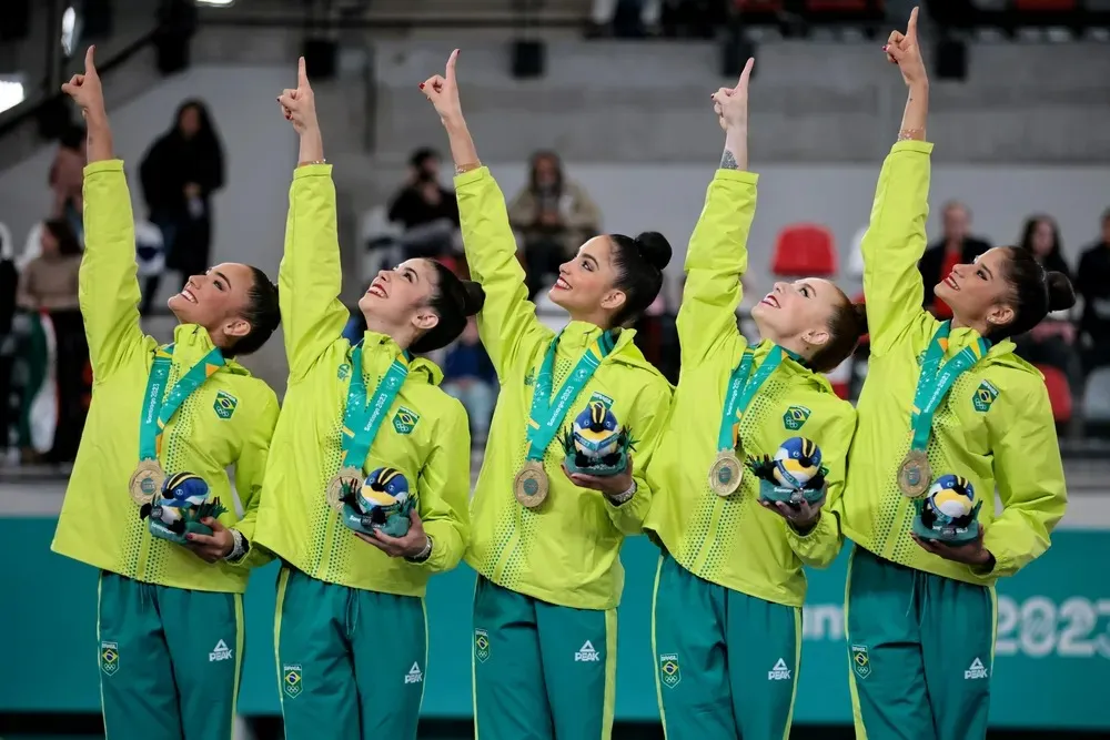 Conjunto da ginástica rítmica