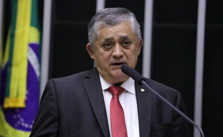 A proposta foi apresentada pelo deputado José Guimarães