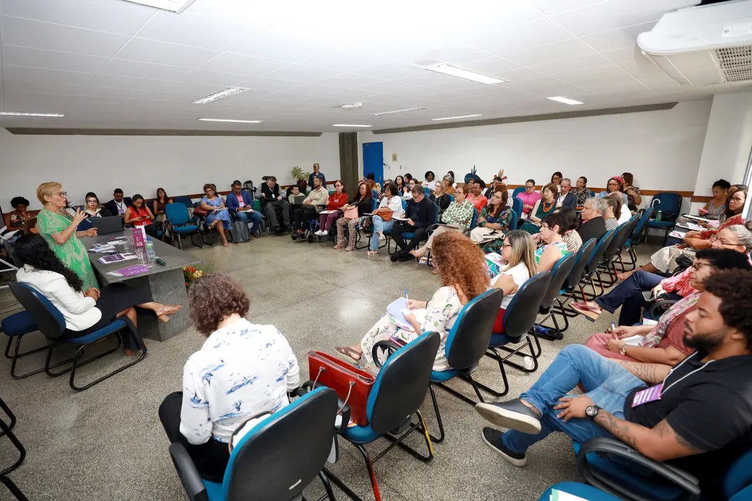 O evento acontece no Instituto Anísio Teixeira (IAT), durante os períodos da manhã e da tarde