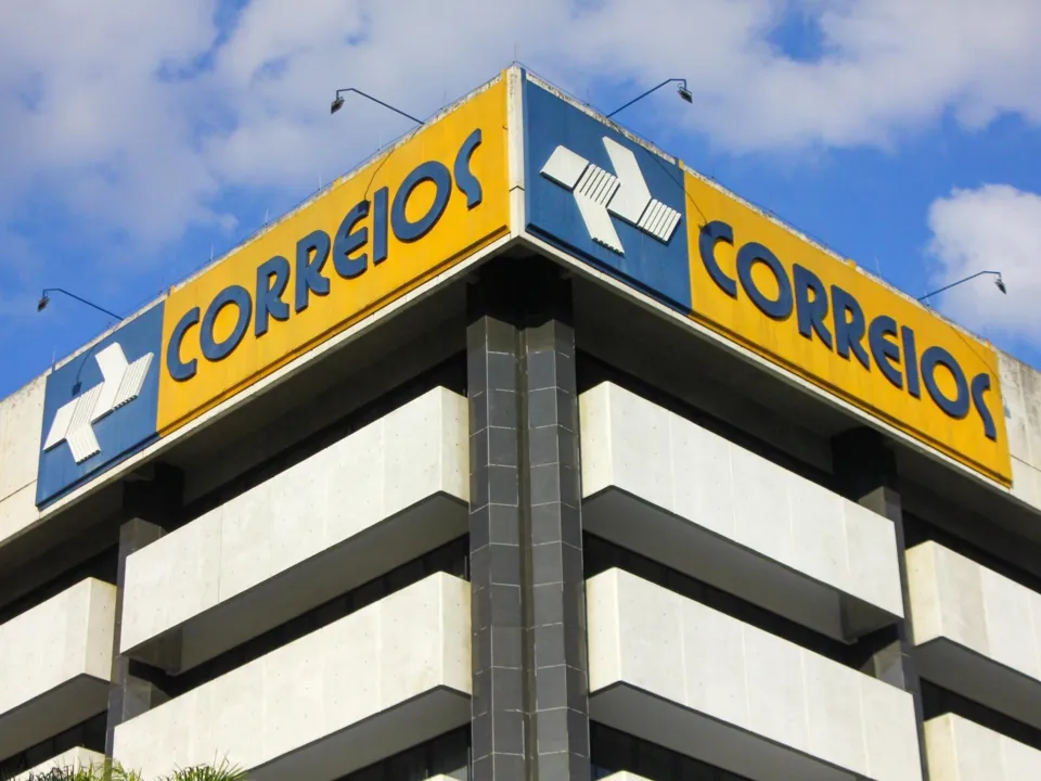 Correios culpa “taxa das blusinhas” por prejuízo bilionário em 2024