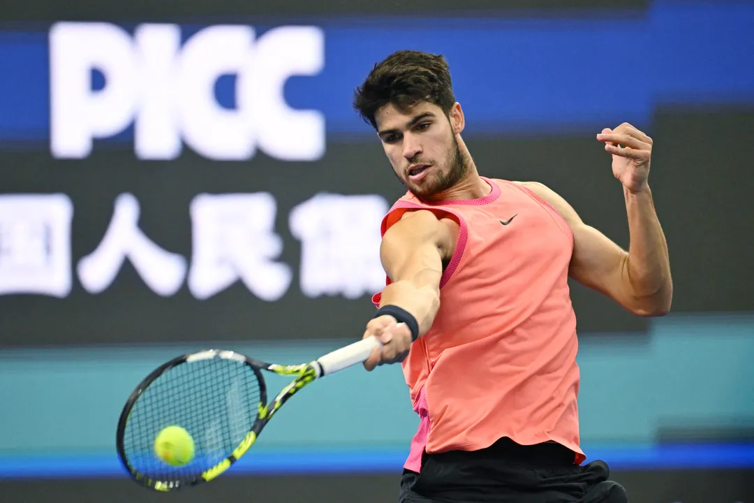 Alcaraz durante semifinal do ATP 500 de Pequim