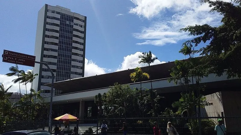 Um suspeito ainda teria sido detido pela PM na ocorrência e encaminhado à Central de Flagrantes