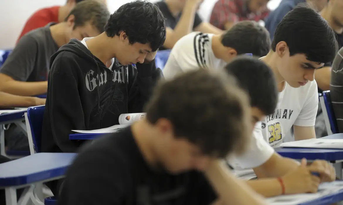 Psicóloga aborda sobre estresse no ambiente escolar