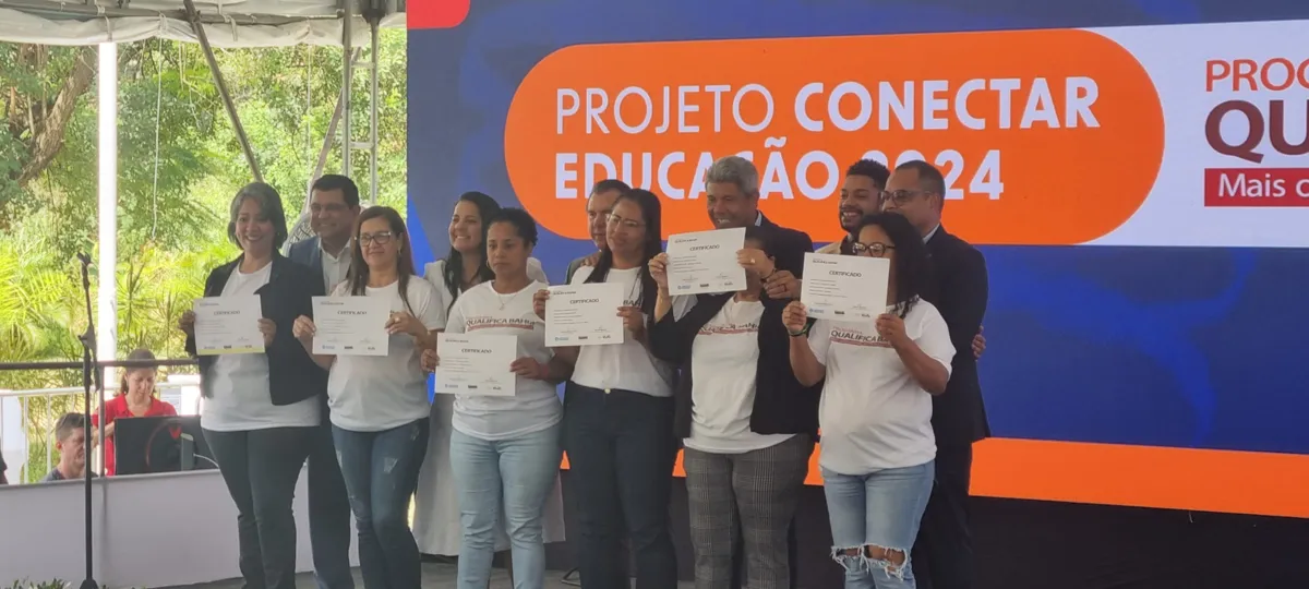 Durante a solenidade também foi assinado convênio do Projeto Conectar Educação