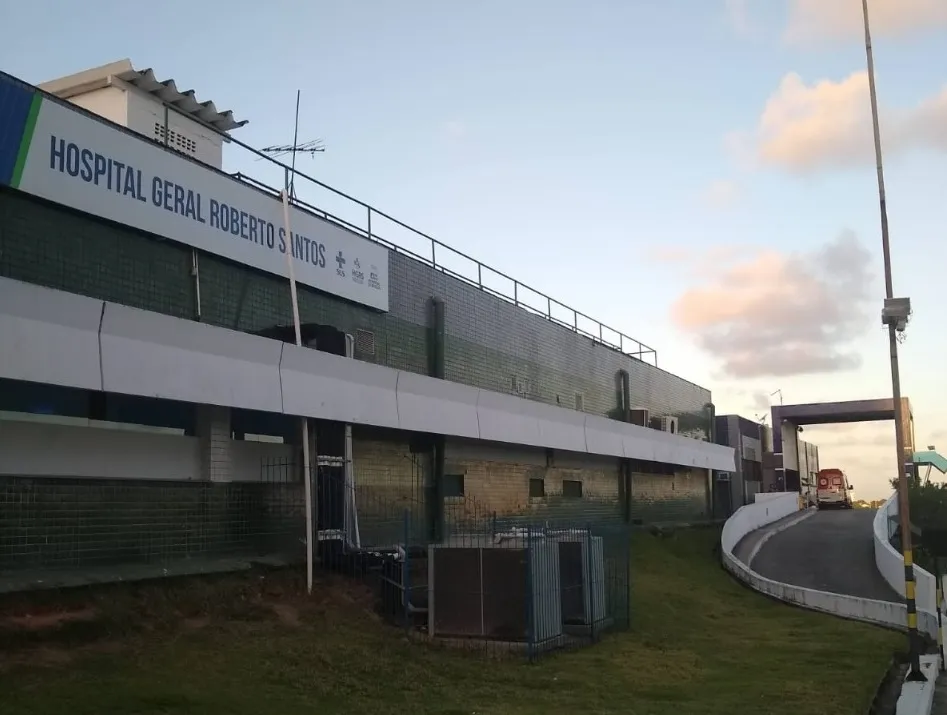 Vítima foi socorrida para o Hospital Geral Roberto Santos