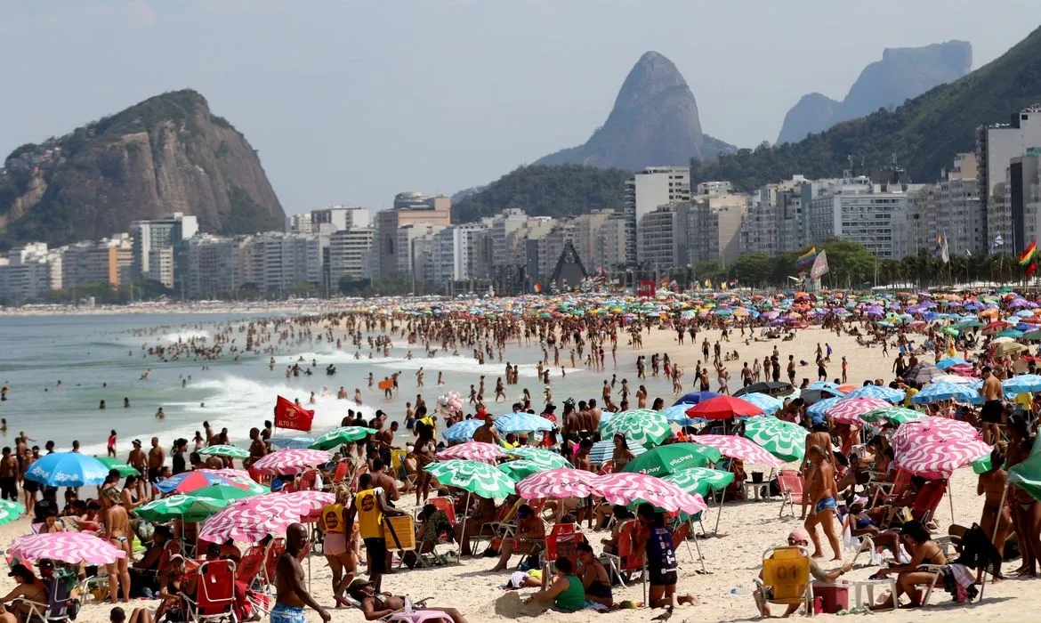 Decisão da Justiça do Rio de Janeiro suspeneu operação que tinha como alvo adolescentes nas praias