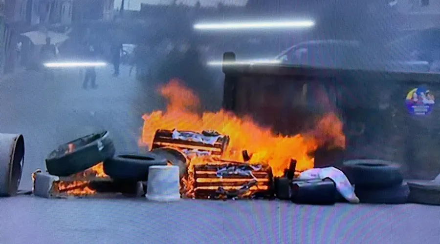 Imagem ilustrativa da imagem Lagoa da Paixão tem mais um dia de protesto após morte de jovens