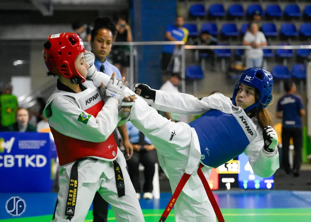 Primeiro dia do Super Campeonato Brasileiro de Taekwondo