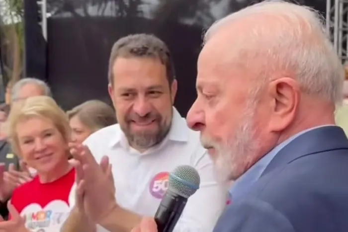 Lula e Boulos em comício na cidade de São Paulo