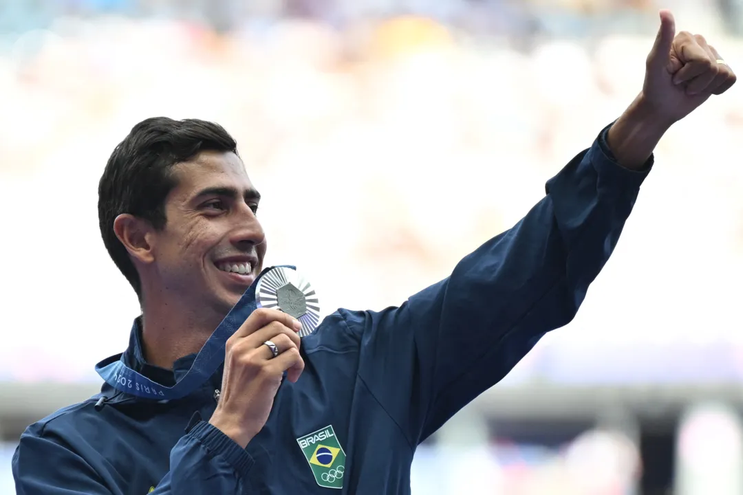 Caio Bonfim conquistou a primeira medalha olímpica da marcha atlética brasileira