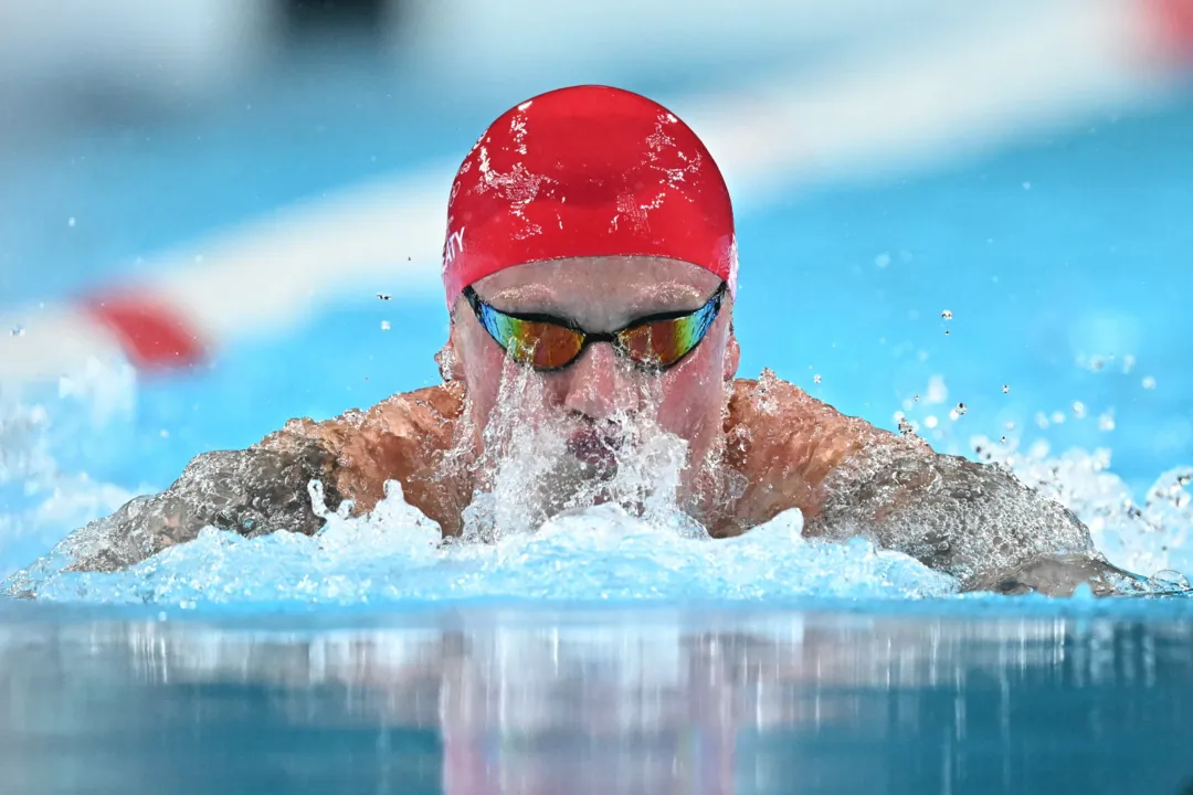 Adam Peaty durante competição