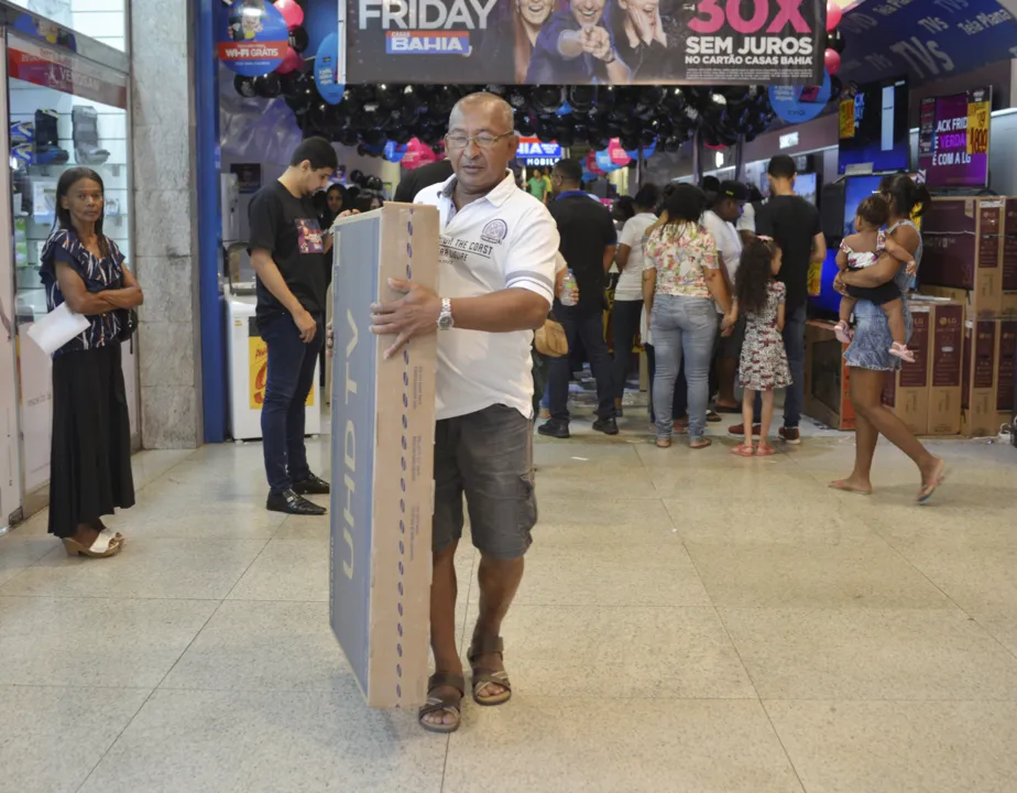 Black Friday e 13º vão aquecer economia no segundo semestre