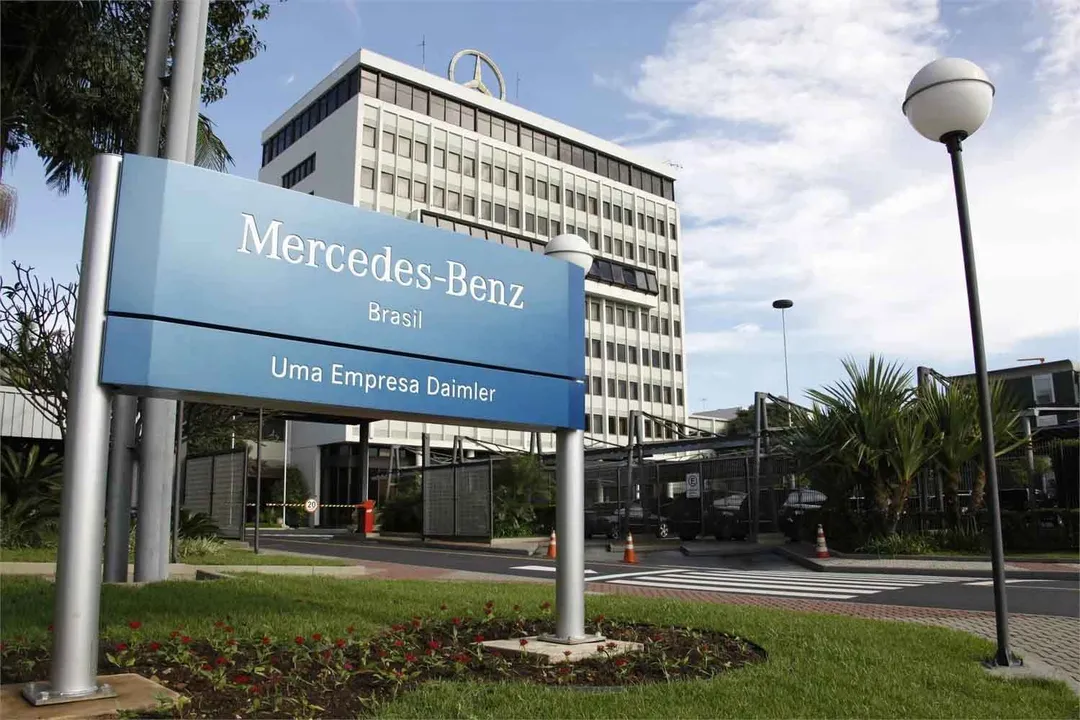 Mercedes-Benz é multada em R$ 40 milhões por discriminação e assédio