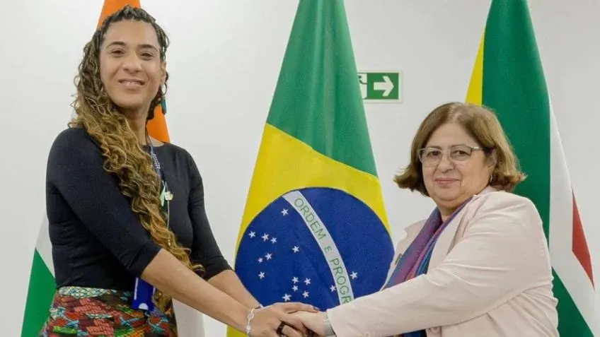 Ministra Cida Gonçalves se manifesta nas redes