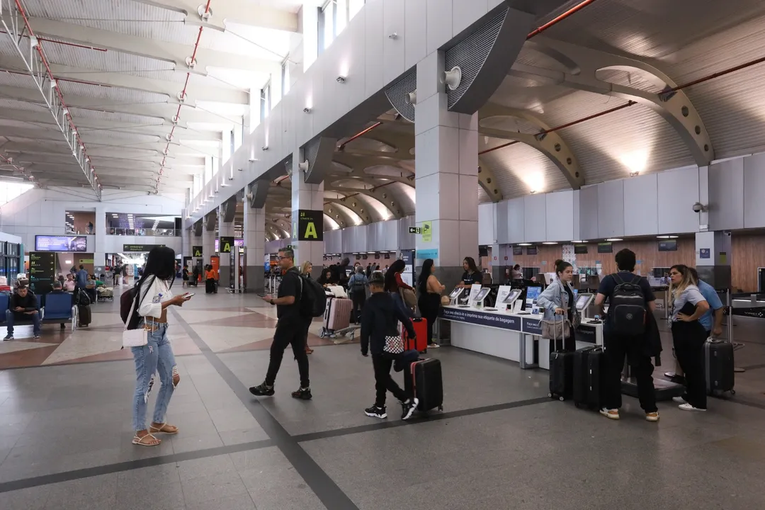 Movimento de passageiros no Aeroporto Internacional de Salvador registrou aumento.