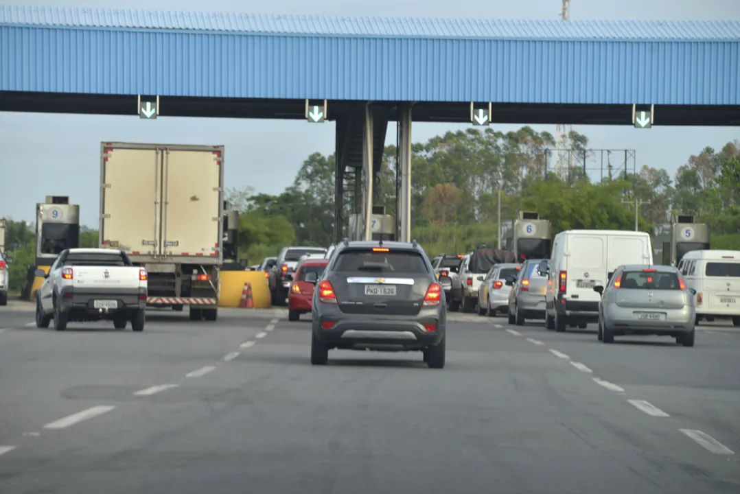 Pedágio da VIABAHIA na BR 324, km 597, em Simões Filho