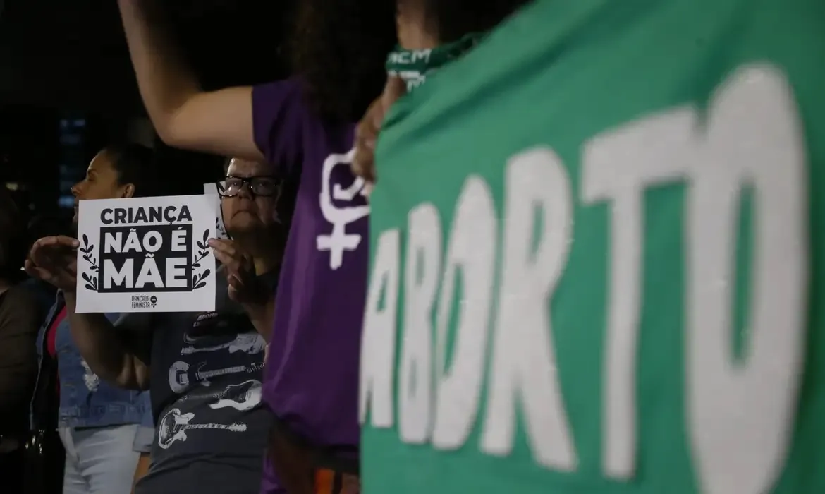 Imagem ilustrativa da imagem Negativa da Justiça gera debate sobre aborto na Bahia