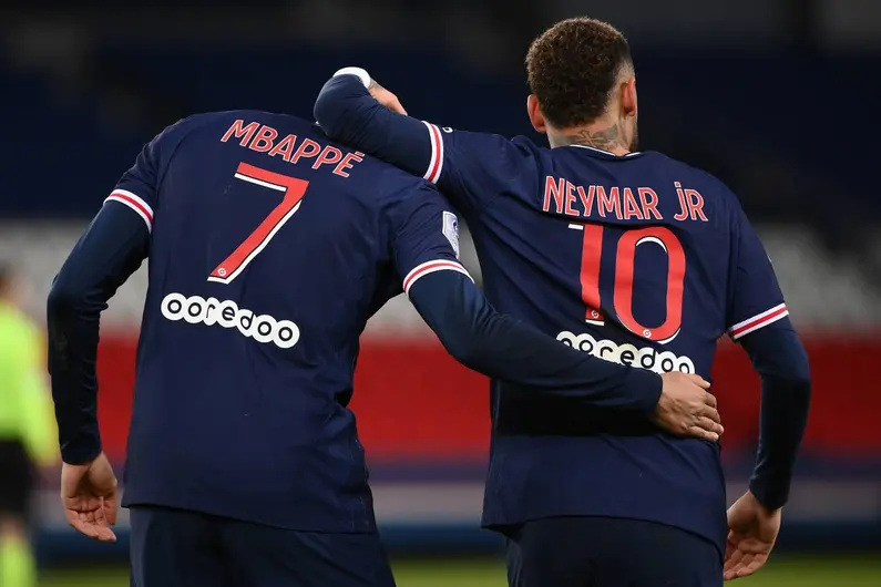 Mbappé e Neymar pelo PSG