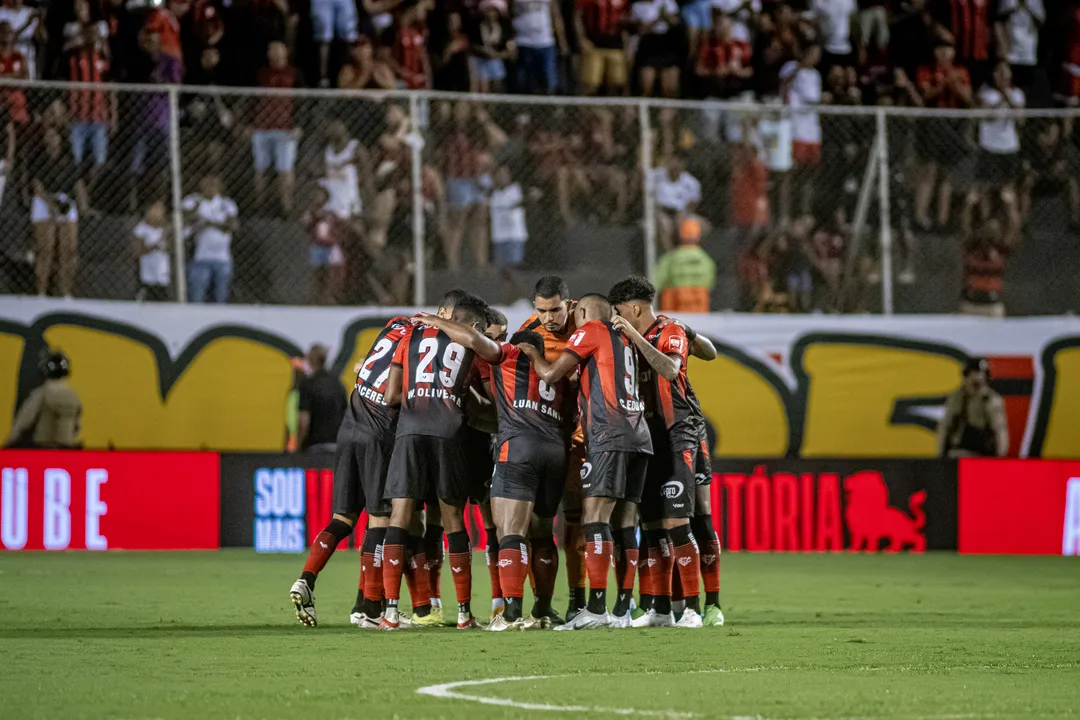 Jogadores do Vitória reunidos