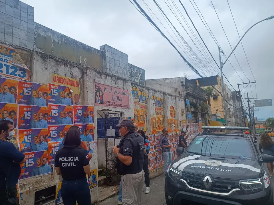 Polícia Civil, Polícia Militar e agentes municipais realizaram ação em conjunto com o MPBA para fechar Abrigo de idosos clandestino