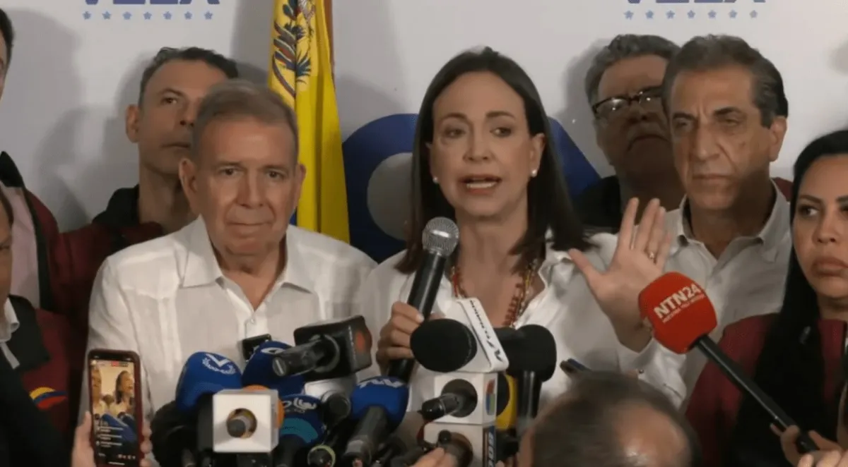 María Corina, oposição de Maduro no país, durante discurso defendendo fraude nas eleições