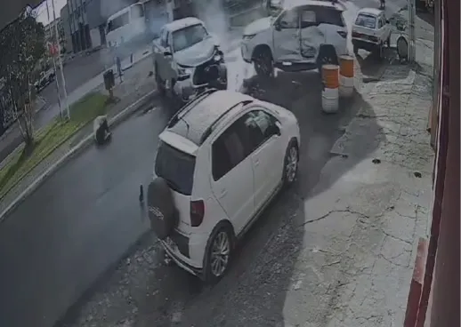 Veículo perdeu controle em frente ao Posto São Jorge em Santo Antônio de Jesus