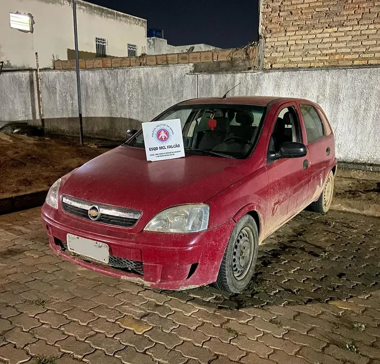 Carro em que as drogas foram encontradas