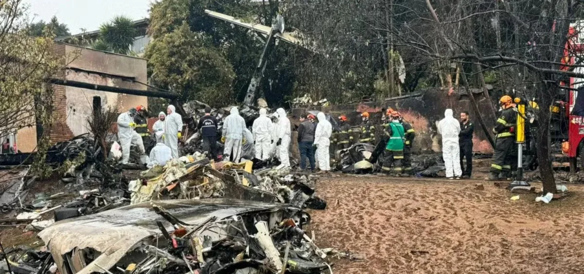 Todos os 62 ocupantes da aeronave morreram no acidente aéreo