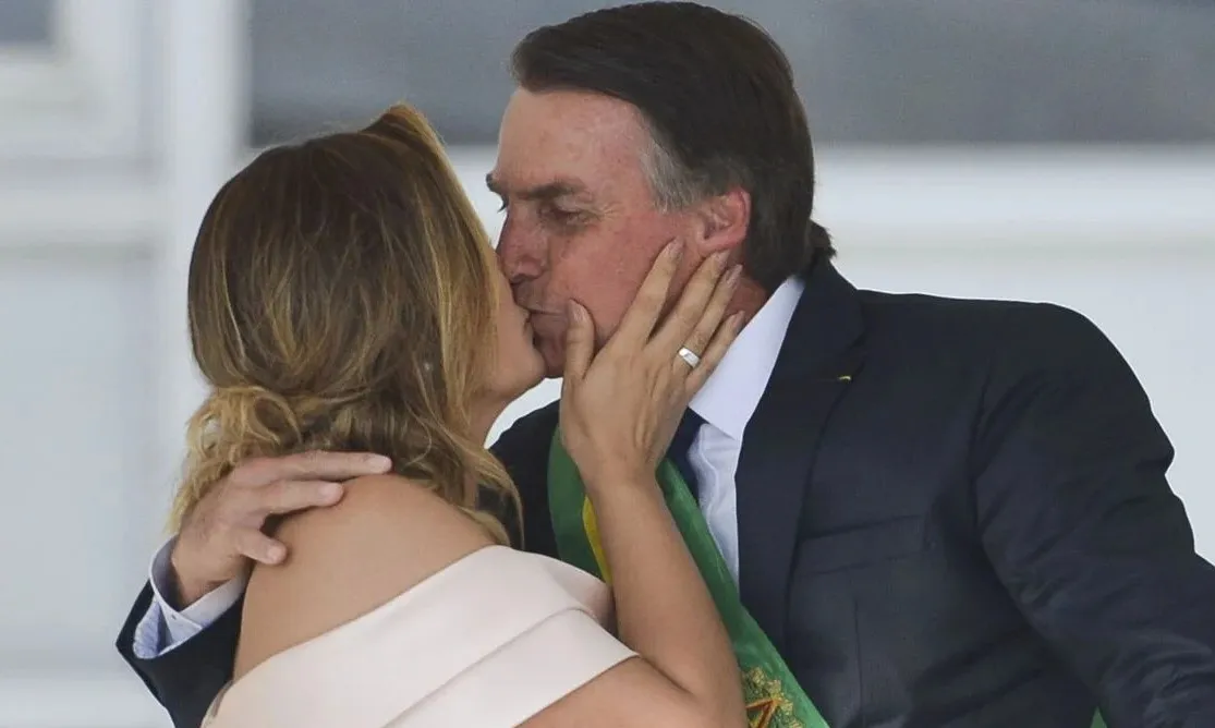 Bolsonaro e Michelle Bolsonaro juntos