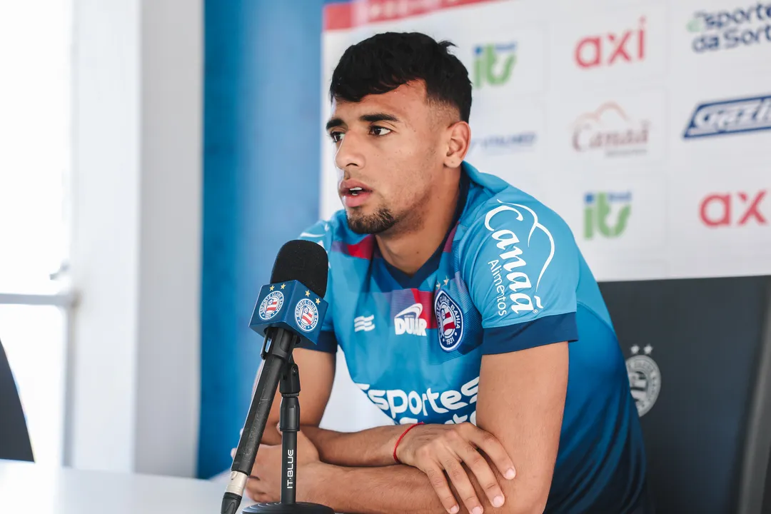 Lucho durante coletiva nesta terça-feira, 17