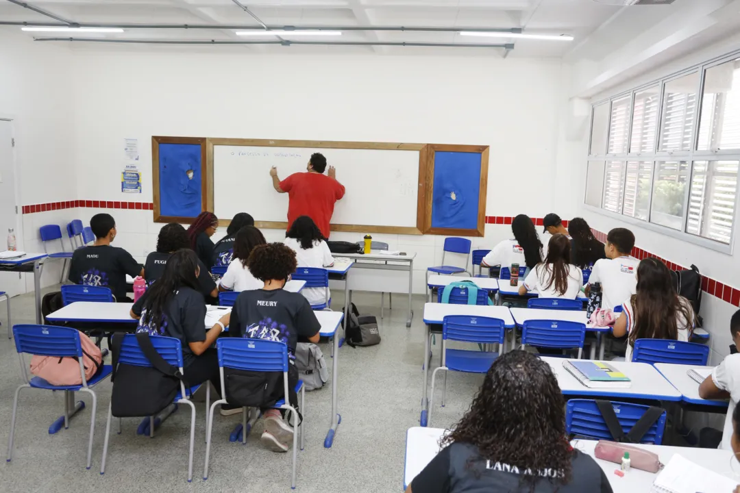 Processo seletivo para vagas temporárias de professor substituto e coordenador pedagógico foram abertas pela Prefeitura de Salvador