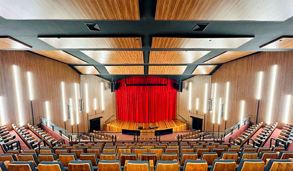 Teatro Sesc Casa
do Comércio foi
reaberto na atual
gestão, totalmente
requalificado