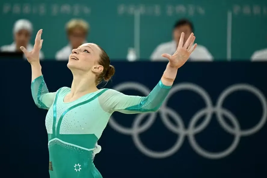 Ana Barbosu durante a apresentação no solo que lhe rendeu um polêmico quarto lugar nos Jogos de Paris