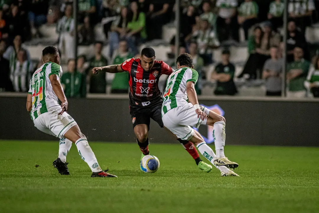 Confronto entre Vitória e Juventude