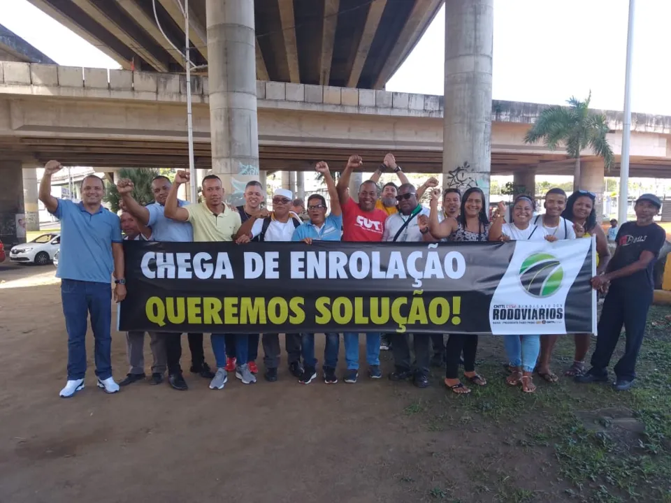 Rodoviários protestaram na Rótula do Abacaxi