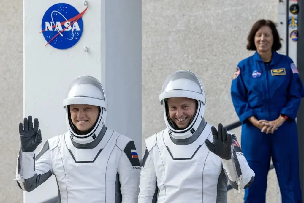 O astronauta da NASA Nick Hague e o cosmonauta da Roscosmos Aleksandr Gorbunov.