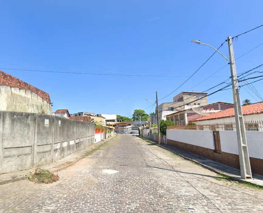 Rua Borborema, entre a Rua Prof. Gilberto Valente e a Rua Biguá, bairro do Bonfim