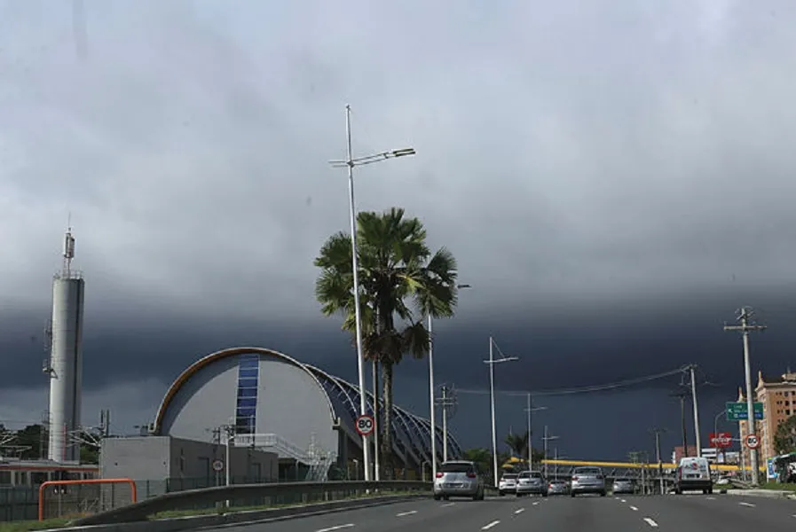 Céu nublado será comum durante a semana