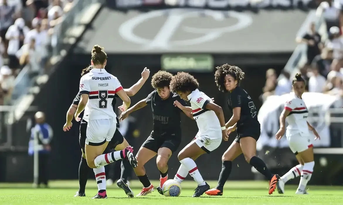 Imagem ilustrativa da imagem São Paulo e Corinthians chegam à final do Brasileiro Feminino