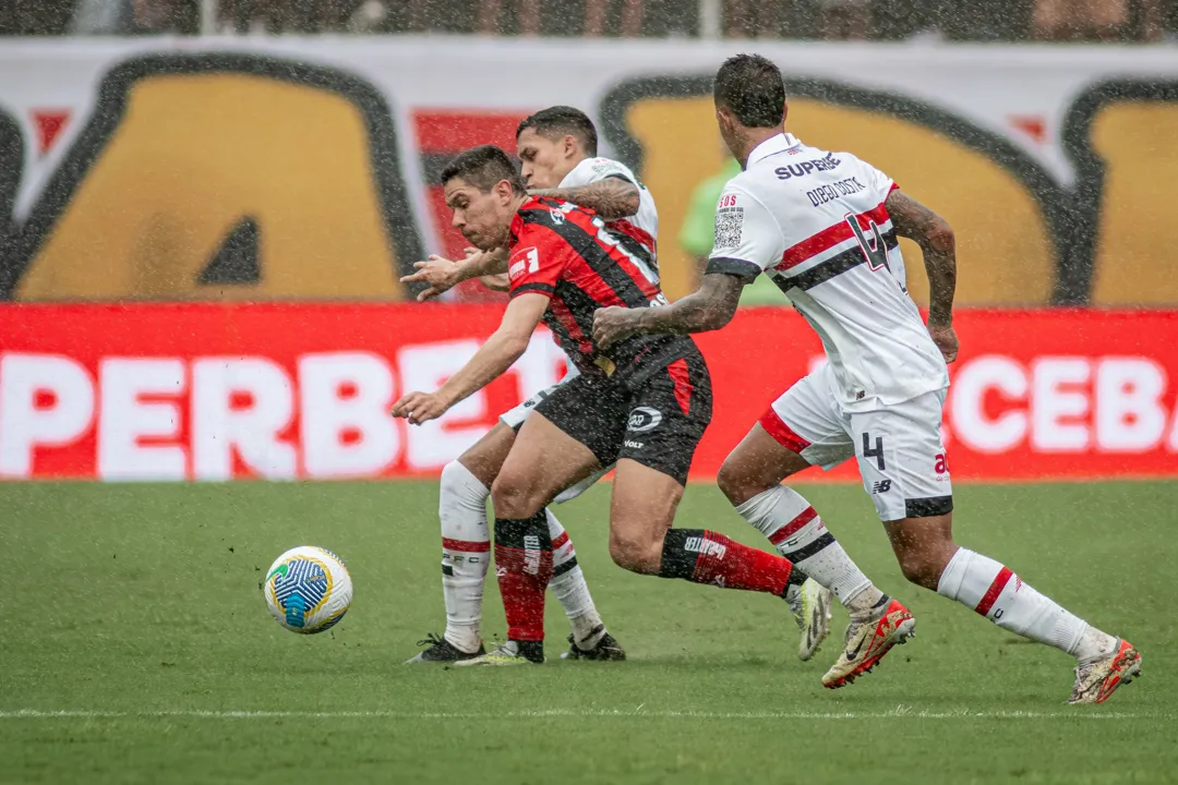 Vitória e São Paulo no primeiro turno do Brasileirão