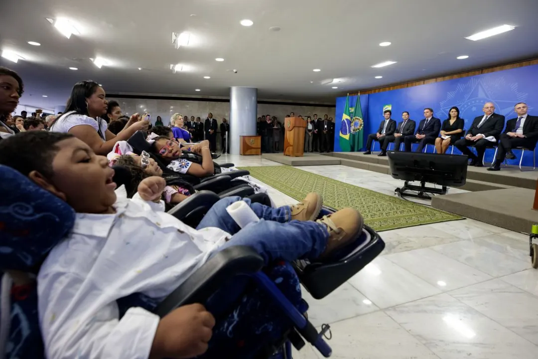 O veto era alvo de críticas de mães de crianças com a deficiência.