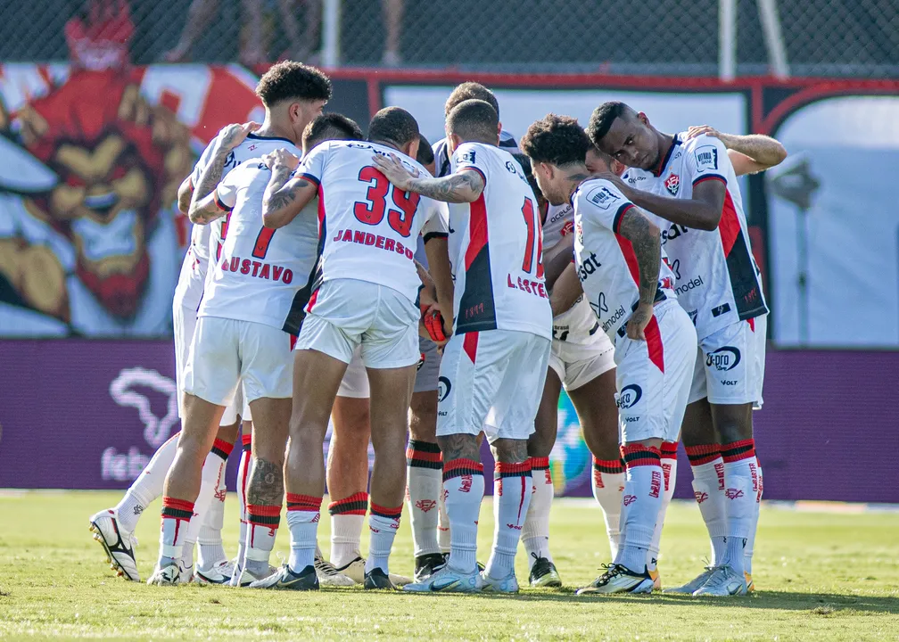 Jogadores do Vitória reunidos